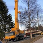 Martinniemetie oli poikki useita tunteja tiistai-iltana meripelastusaluksen kuljetuksessa sattuneen traileririkon vuoksi. Aluksen nostoa kuvasi paikalle sattunut Pertti Utriainen.