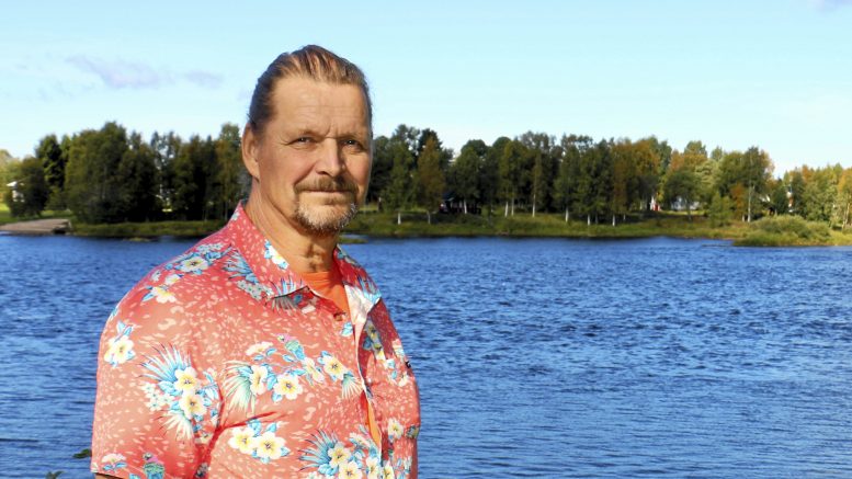 Markku Koskela asuu Iijoen varrella Iin Haminassa, joten hänen sävelsarjansa sai nimekseen "Sävelkuvia Iijoen rannalta".