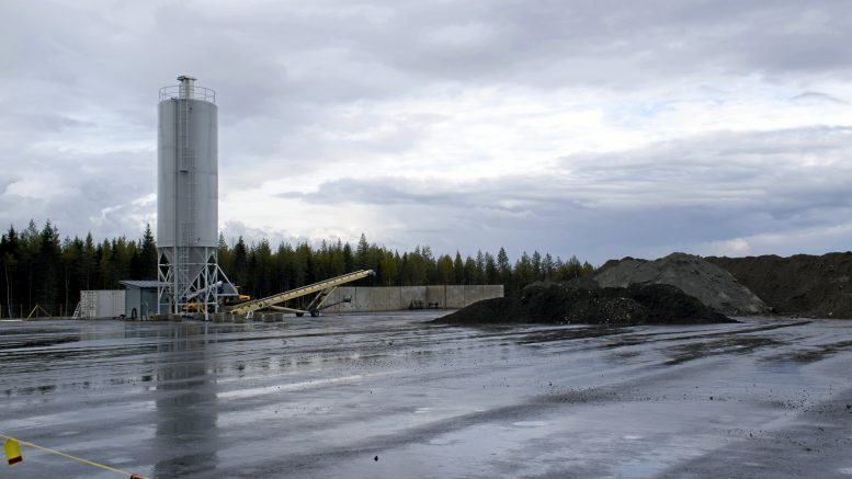 Lassila & Tikanoja on saanut heinäkuussa luvan materiaalin vastaanottamiselle Välimaalle.