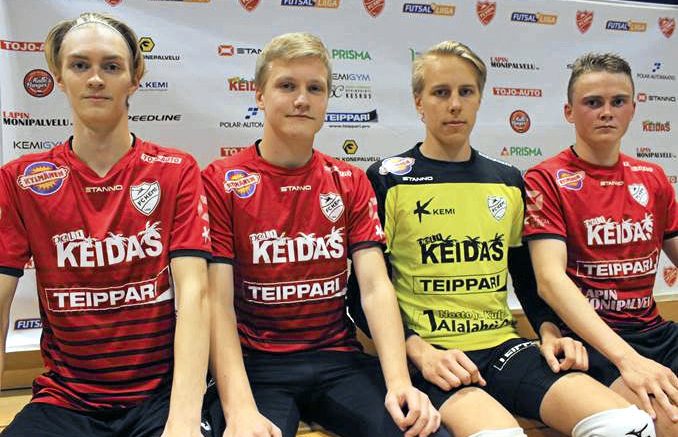 HauPan pelaajia nähdään kaudella yhteistyöseura FC Kemin paidassa pelaamassa Miesten Futsal-Liigaa. U19 maajoukkueessa esiintyneet vas. Toni Kaikkonen, Henri Seppälä ja Tatu Tallavaara, sekä miesten A-maajoukkueen riveihin kutsuttu Taneli Kohonen. Kuva: Jenni Pakanen