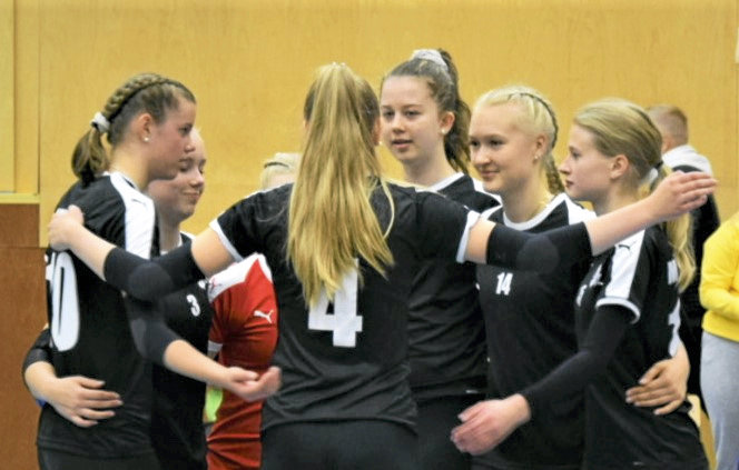 Heiton B-tyttöjen voittojen takana oli keskittynyt ja toisiin luottava tekeminen. Kuva: Henna Tuikka.