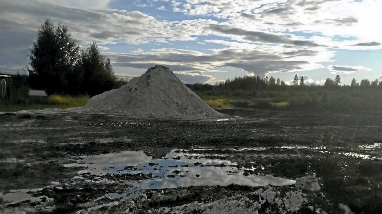 Ylikiimingin kalastuskunta on tehnyt tutkintapyynnön kemiallisesti käsitellyn lietteen levittämisestä Hakasuon alueelle.