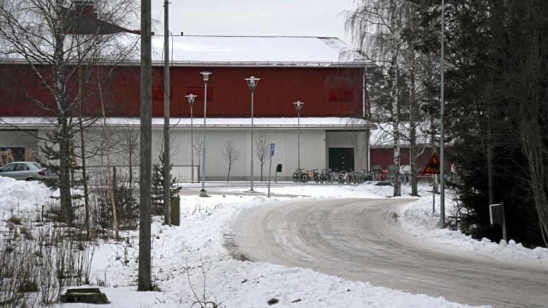 Kiviniemen koulun ympäristön kevyen liikenteen väyliä ja teitä kunnostetaan ensi vuoden aikana.