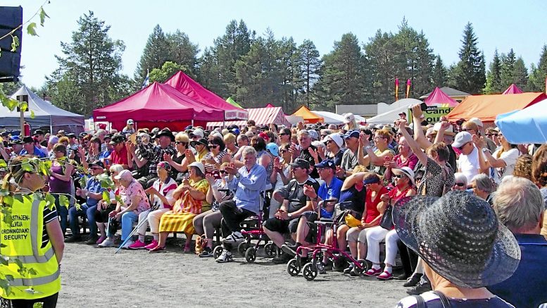 Kuivaniemen pitäjämarkkinat ovat alueen suurin kesätapahtuma, jossa on vuosittain noin 7000 kävijää. Kuiva vuodelta 2019. (Kuva: Ritva Piri).