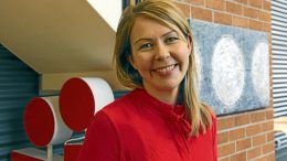 Leena Vuotoveden aloittaessa Iin Micropolis Oy:n toimitusjohtajana oli yhtiön toimintastrategia juuri muutettu mikro- ja nanoteknologiasta uusiutuvien energioiden ja ympäristöosaamisen hyödyntämiseen. (Arkistokuva: Tuija Järvelä-Uusitalo)