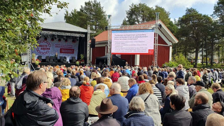 Iissä järjestetty ilmastofestivaali IlmastoAreena järjestettiin ensimmäisen kerran vuonna 2019, jolloin se keräsi kahdessa päivässä yli 6500 kävijää. Tänä kesänä ilmastofestivaalia vietetään jälleen Iin Huilingin pihapiirissä. Kuva: ilmastoAreena.