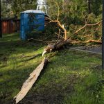 Bajamaja vältti osuman vain nipin napin Koitelin pysäköintialueella.