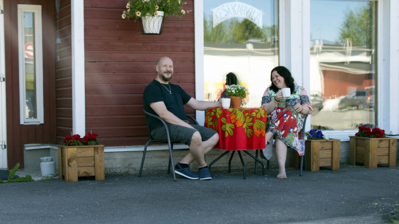 Mika Varanka ja Pia Alpila haluavat luoda Myllystä koko kylän olohuoneen, jossa kyläläiset voivat järjestää myös omia tapahtumia matalalla kynnyksellä.