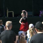 Oulu Dance Academyn balettinäytös kiinnosti kaiken ikäistä yleisöä. Näytökseen oli koottu lyhyitä näytteitä eri klassikkobaleteista.