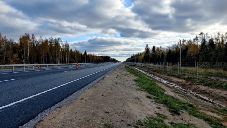 Valtatien 4 Oulu–Kemi-parantamishankkeeseen sisältyvä Pohjois-Iin ja Olhavan välisten ohituskaistojen rakentaminen valmistuu.