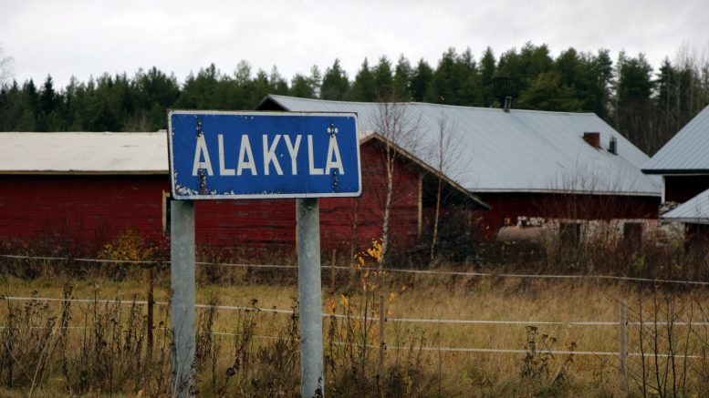 Uudelleen nähtäville tuleva Alakylän osayleiskaava on muuttanut muotoaan siten, että myös Honkasen alue on mukana kyläalueessa. Asukkaiden aktiivisuus palkittiin. (Kuva: Teea Tunturi)