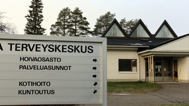 Kuivaniemen terveysaseman tiloissa on havaittu talon käyttäjillä sisäilmaongelmiin viittaavaa oireilua jo ennen terveysaseman sulkua. (Kuva: Tuija Järvelä-Uusitalo)