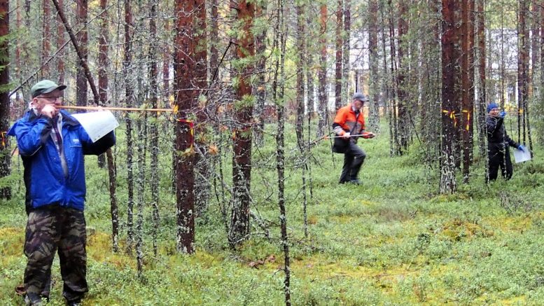 Ainoa metsätaitokilpailuissa hyväksytty mittauslaite on relaskooppi, ja siitä onkin apua varsin monessa tehtävässä.