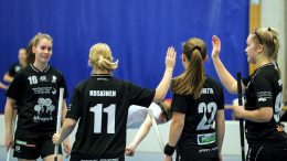 Heiton kotiturnauksen tehokkain kvartetti vasemmalta oikealle: Linnea Muraja #16, Tuuli Koskinen #11, Annika Liimatta #22 ja Ilona Kotaniemi #99. Kuva: Mats Granö