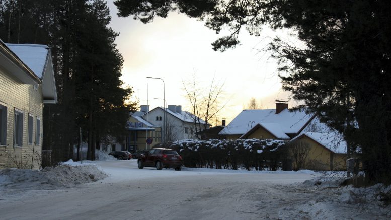 Haukiputaan Niemeläntörmän tiestön ja kunnallistekniikan kunnostaminen on viimein alkamassa ensi vuonna.