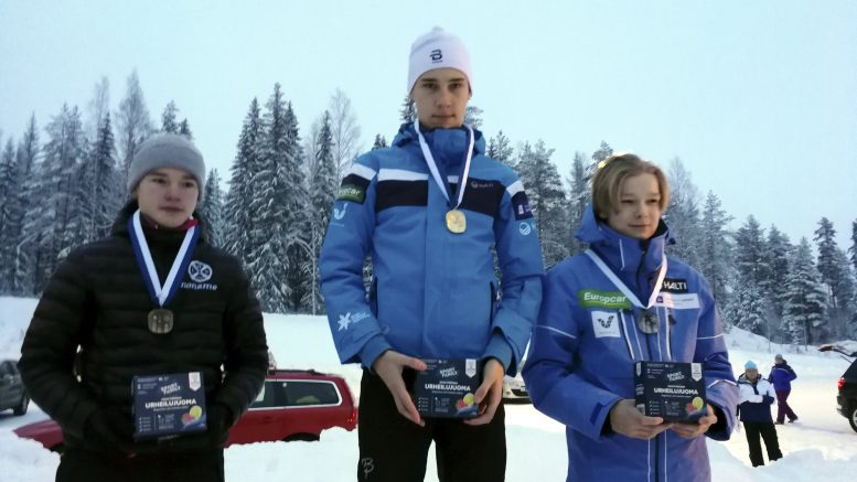 Peter Räisänen ja Eemeli Kurttila ylsivät kaksoisvoittoon, kolmantena oli Jere Kukkonen.