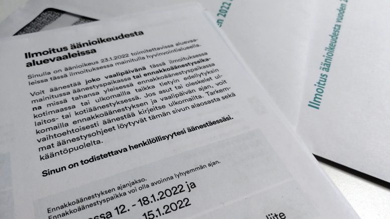 Digi- ja väestötietoviraston äänioikeutetuille lähettämässä äänioikeusilmoituksessa kerrotaan ennakkoäänestyspaikat ja vaalipäivän äänestyspaikka.