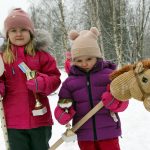 Vilja ja Siiri Mikkonen kiersivät radan omilla Ruusu- ja Halti-keppareillaan. Kaikki valjakot palkittiin hienoilla pokaaleilla.