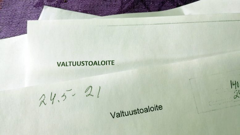 Iin kunnanvaltuutetut jättivät viime vuoden aikana yhteensä kahdeksantoista valtuustoaloitetta.