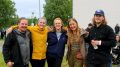 Lassi Vuononvirta, Leena Kurttila, Anna Kurttila, Essi Koskela ja Henri Pakanen olivat tulleet kuuntelemaan musiikkia ja samalla he tapasivat myös vanhoja ystäviä.