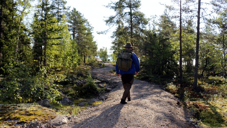 Kuivaniemen Vatungissa sijaitsevalle Oolannin laavulle pääsee nyt vaikka pyörätuolilla.