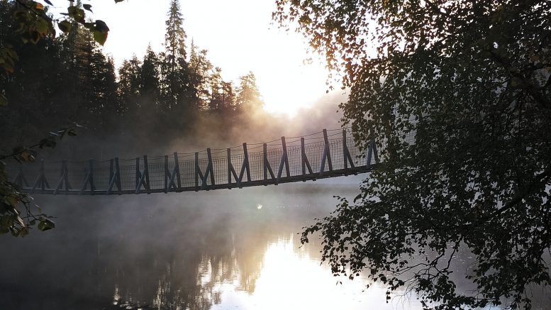 Riippusillat ja kanjonissa virtaava joki vetivät katsetta puoleensa ja Karhunkierroksen maisemat olivat mieltä huumaavia.