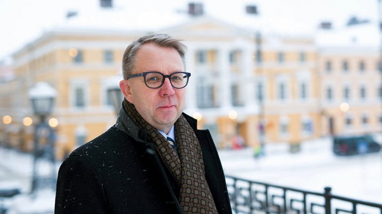 Seppo Määttä toivoo pääsevänsä aloittamaan töitä Oulussa jo ennen huhtikuuta.