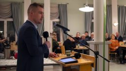 Lauri Nikula on toista kertaa ehdolla eduskuntaan. Vaalikampanjointi käynnistyi viime viikolla Aleksinkulmassa.