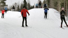 Helpomman vai vaikeamman mäen kautta, oli valittavissa heti reitin alussa. Moni päätti ottaa aluksi matalamman mäen ja jättää vaikeamman paluumatkalle, ettei heti tule happoa lihaksiin.