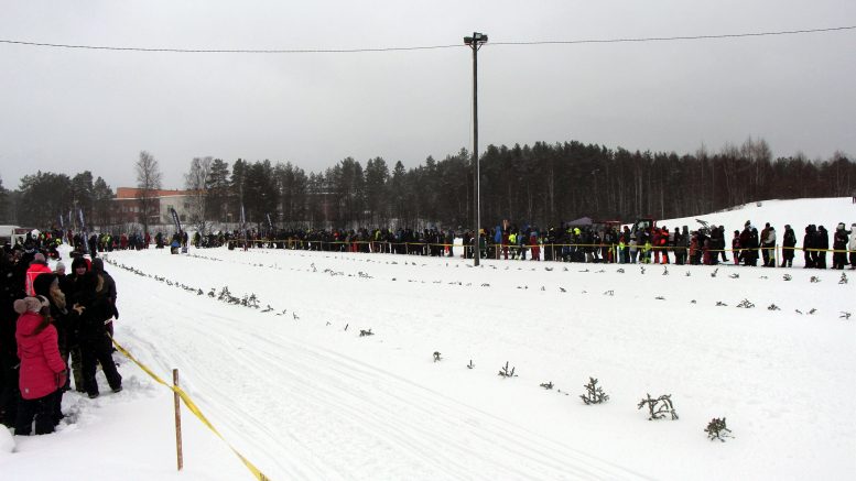 Kiihdytyskisat saivat perheet liikkeelle viime lauantaina.