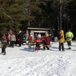 Makkara maistui ja aurinko paistoi Talavirehassa Ukkolanrannassa.