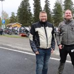 Kiiminkiläinen Pekka Oikarainen ja oululainen Jan Lipponen olivat ensimmäistä kertaa mukana motoristikirkossa. Paikalle he löysivät kaverin vinkistä.