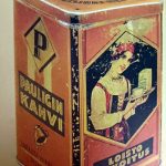 Kansallispuvun kulttuurihistoria -kirja valottaa perusteellisesti pukujen historiaa ja luo katsauksen myös tulevaan.