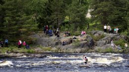 Iiläinen Toni Pakanen laski koskea hienosti ja antoi kovan vastuksen konkareille.