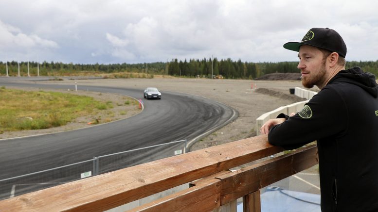 EV Aseman Niko Kronqvist oli tyytyväinen ensimmäiseen järjestämäänsä sähköautojen ratapäivää. Hän lupaa, että lisää on tulossa.