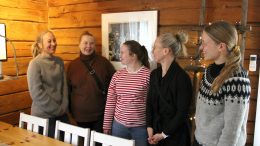 Hämeenkyrön ja Iin kEKO-yhdysopettajat jakavat paljon samoja ajatuksia kestävästä kehityksestä. Kuvassa vas. oikealle Sanja Boström, Pirkko Keskitalo, Laura Virtanen, Lea Hietanen ja Anni Alatalo.