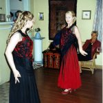 Flamenco ja espanjalainen kitaramusiikki ovat pitäneet pintansa näihin päiviin saakka. Kuvassa flamencoa Pateniemen Suvirannassa vuonna 2000. (Kuva Oulun Espanja-Seuran arkistosta)