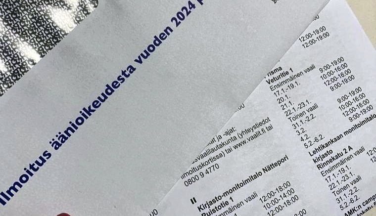 Ennakkoon voi äänestää missä tahansa ennakkoäänestyspaikassa. Varsinaisena vaalipäivänä 28.1. voi äänestää vain omassa äänestyspaikassa, joka kerrotaan kotiin lähetetyssä ilmoituksessa äänioikeudesta. Kirjeessä on myös tiedot ennakkoäänestyspaikoista ja ilmoittautumisesta kotiäänestykseen. Kuva: Auli