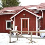 Entinen Koljunmaja oli vuosia vuokrattu Halosenlahden kyläyhdistykselle. Lauri Salovaara osti rakennuksen viime syksynä.