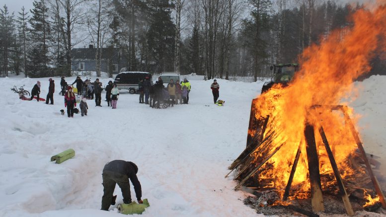 Karahkankyläläiset kokoontuivat kokolle jo neljättä kertaa.