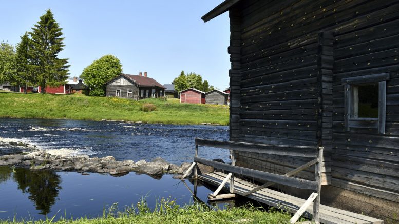 Alavuoton mylly sijaitsee Kiiminkijoen rannalla paikalla, jossa myllyillä on pitkä historia. Kuva: Pirjo Holappa.