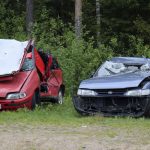 Kuivaniemen Palomiesyhdistyksen jäsenet harjoittelevat joka toinen viikko ja harjoituksista ja pelastustilanteista yritetään luoda mahdollisimman todellisia skenaarioita. Kuvat: Anu Kauppila.
