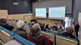 Navettakankaan tuulivoimahankkeen eteneminen ja ympäristövaikutusten selostus kiinnosti maanomistajia ja paikallisia. Kuva: Anu Kauppila