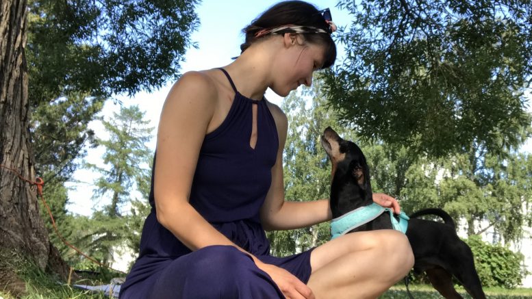 Meidän biisi- kappale on omistettu kaikille lemmikkiystävänsä menettäneille, Jenny Siltala kertoo.