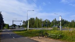 Myös Kuusamontien ja Laivakankaantien liittymä kuuluu suunniteltavaan tieosuuteen. Kuva: Saara-Kaisa Konttori, Sitowise.