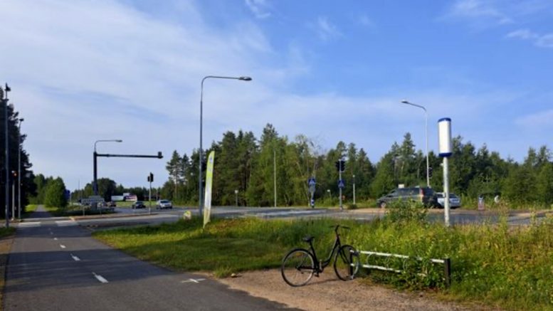 Myös Kuusamontien ja Laivakankaantien liittymä kuuluu suunniteltavaan tieosuuteen. Kuva: Saara-Kaisa Konttori, Sitowise.