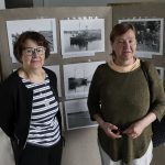Leila Ukkola ja Sirpa Pietilä kertoivat Halosenniemen historiasta ja muistoista. Seurakuntakeskuksessa oli esillä myös hieno vanhojen valokuvien näyttely. Valokuvat on kuvannut Eepi Päkkilä vuosina 1929–1939. Kuvat arkistoista on koonnut Seppo Sarkkinen.