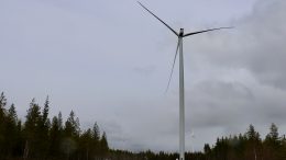 Iin kunta kiinnittää lausunnossaan Yli-Iin Latvaselän tuulipuistohankkeesta huomion voimalinjoihin, vesistöön ja porotalouteen. Kuva on Iin Palokankaalta. Kuva: Tuija Järvelä-Uusitalo