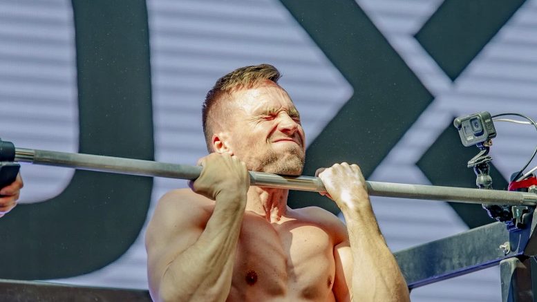 Vili Suorsa teki MM-ennätyksen 102,5 kg sarjassaan. Kuva: Teemu Lehtinen