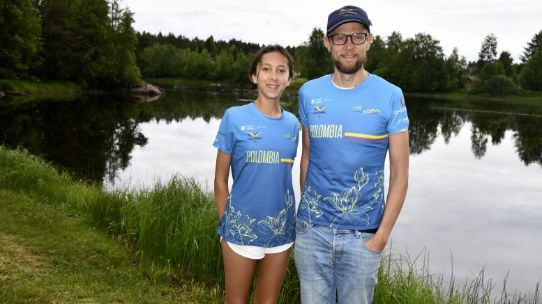 Jukka Kokkoniemi valmentaa Kolumbian nuorten ja aikuisten MM-suunnistusmaajoukkueita, joissa myös Jukan 13-vuotias Kataliina-tytär suunnistaa. Parhaillaan ovat käynnissä nuorten MM-suunnistukset Italiassa ja ensi viikolla kisataan aikuisten MM-mitaleista Kuopiossa. Kuva: Pirjo Holappa